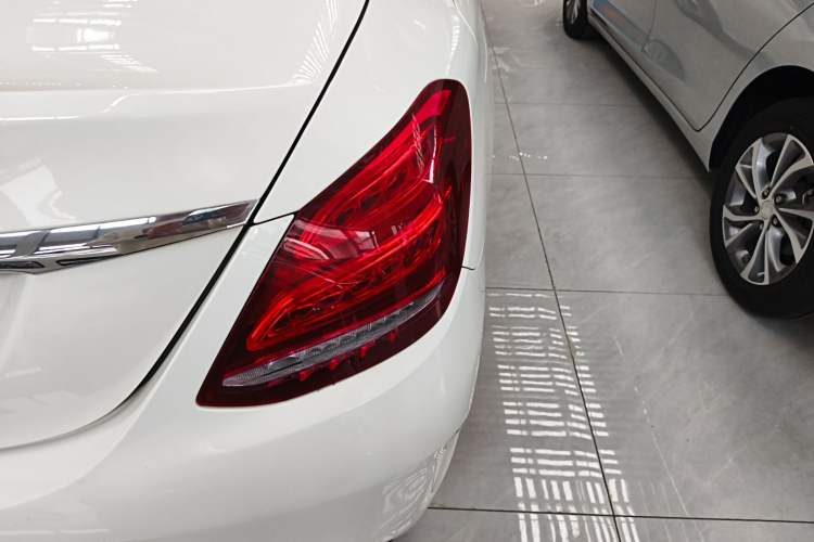 Used Mercedes-Benz C-Class 2017 C 200 L Sport Edition Right Rear Taillight