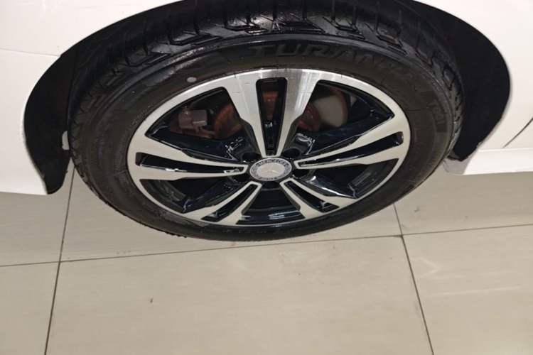 Used Mercedes-Benz C-Class 2017 C 200 Sport Edition Right Rear Wheel Hub