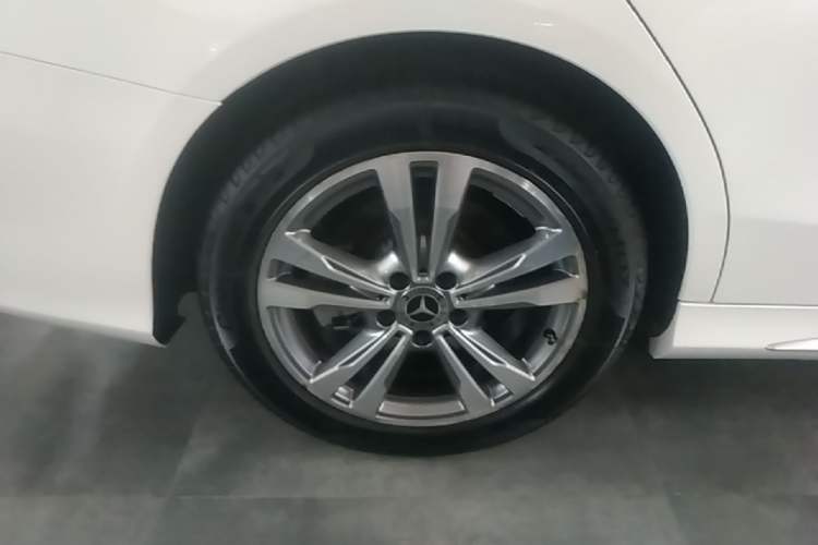 Used Mercedes-Benz C-Class 2017 Facelift C 200 L Sport Edition Right Rear Wheel Hub