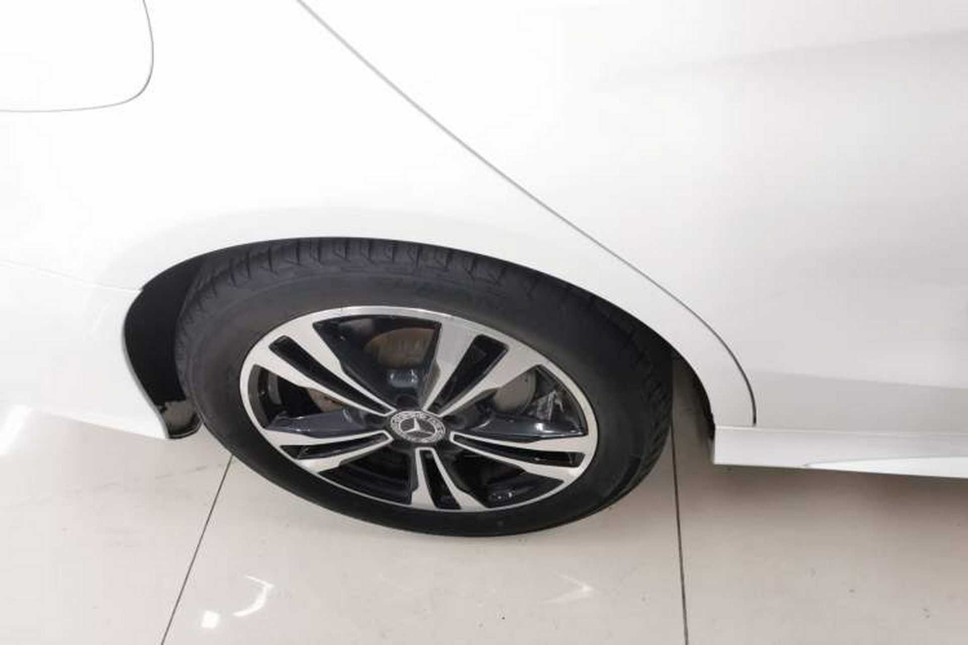 Used Mercedes-Benz C-Class 2017 Restyled C 200 Sport Edition Right Rear Wheel Hub