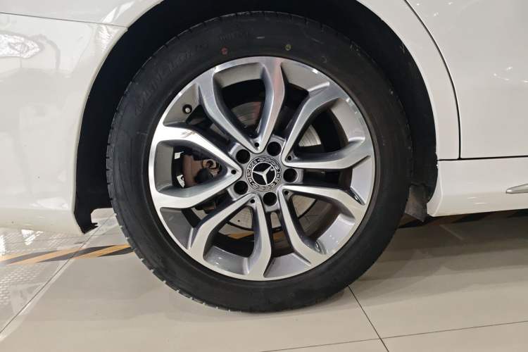 Used Mercedes-Benz C-Class 2017 Restyled C 180 L Fashion Edition Sport Version Right Rear Wheel Hub