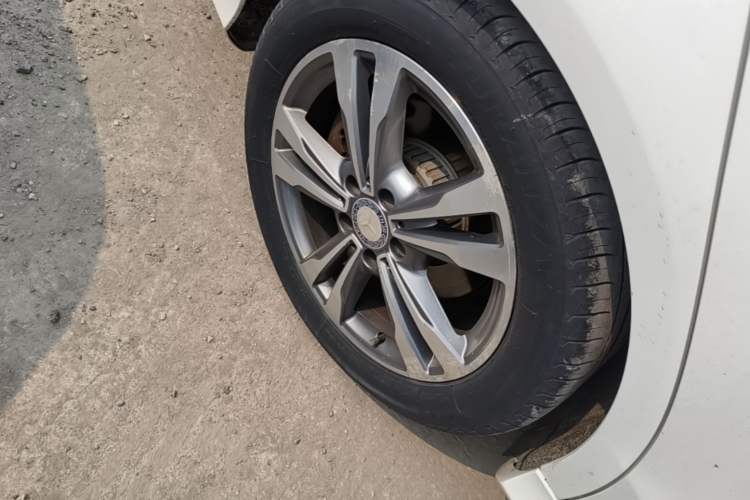 Used Mercedes-Benz C-Class 2017 C 200 L Sport Edition Right Rear Wheel Hub