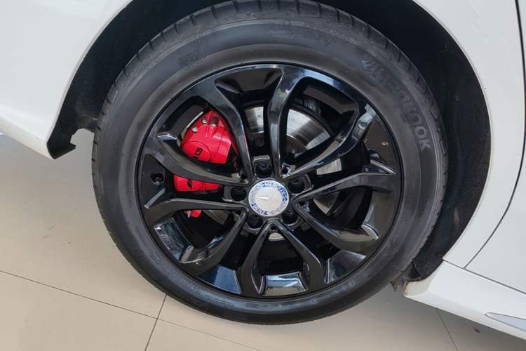Used Mercedes-Benz C-Class 2017 C 180 L Sport Edition Right Rear Wheel Hub