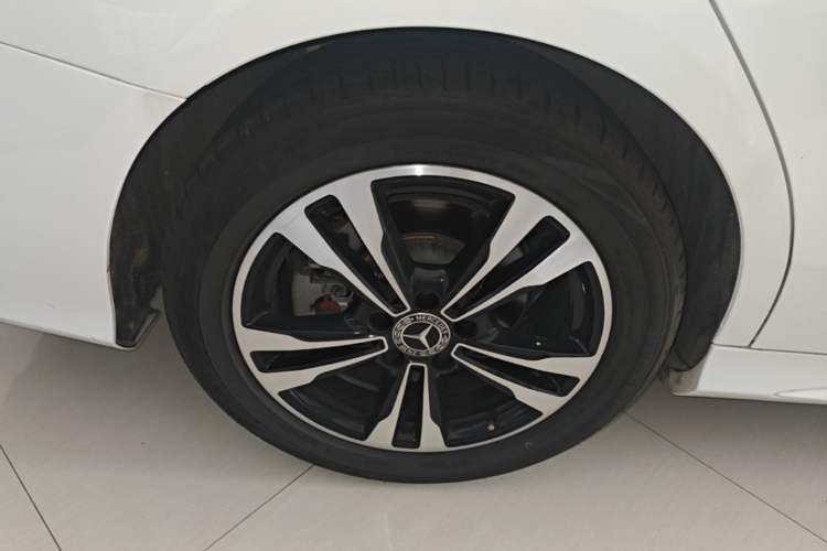 Used Mercedes-Benz C-Class 2017 C 200 Sport Edition Right Rear Wheel Hub
