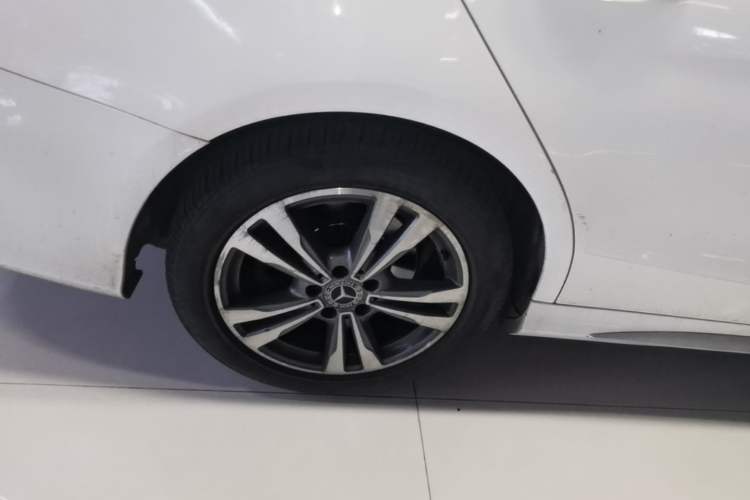 Used Mercedes-Benz C-Class 2017 Facelift C 200 L Sport Edition Right Rear Wheel Hub