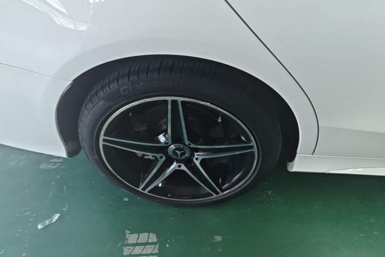 Used Mercedes-Benz C-Class 2017 Facelift C 300 Sport Edition Right Rear Wheel Hub
