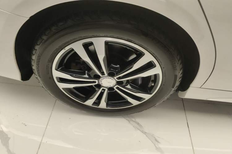 Used Mercedes-Benz C-Class 2017 C 200 Sport Edition Right Rear Wheel Hub