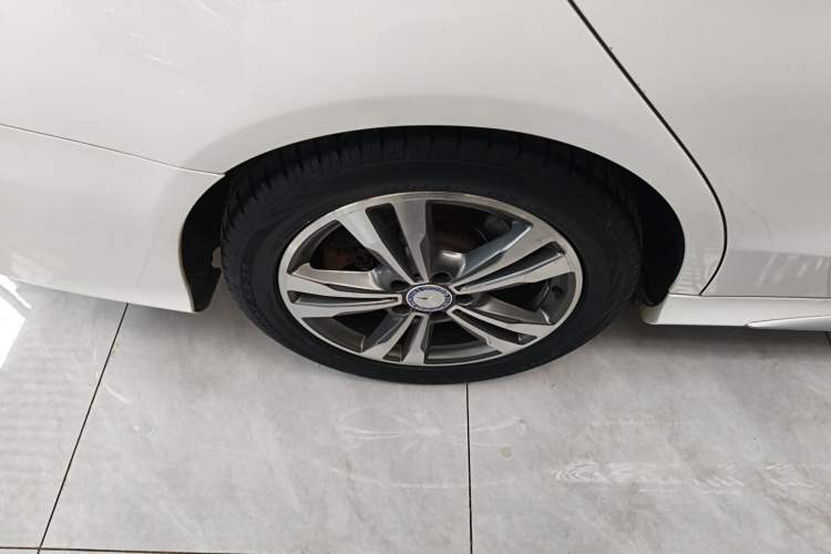 Used Mercedes-Benz C-Class 2017 C 200 L Sport Edition Right Rear Wheel Hub