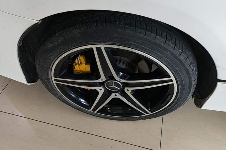 Used Mercedes-Benz C-Class 2017 C 200 Coupe Right Rear Wheel Hub