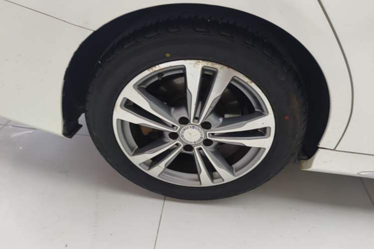 Used Mercedes-Benz C-Class 2017 Facelift C 200 L Sport Edition Right Rear Wheel Hub