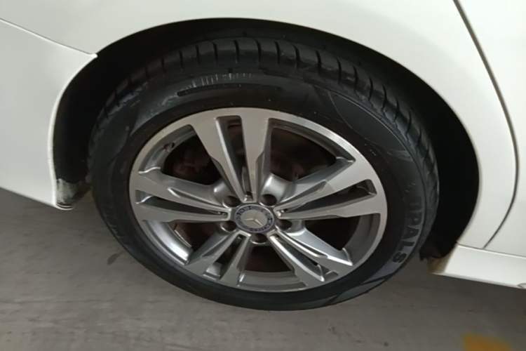 Used Mercedes-Benz C-Class 2017 C 200 L Sport Edition Right Rear Wheel Hub