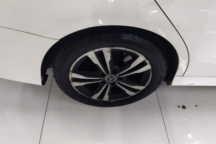 Used Mercedes-Benz C-Class 2017 Restyled C 200 Sport Edition Right Rear Wheel Hub
