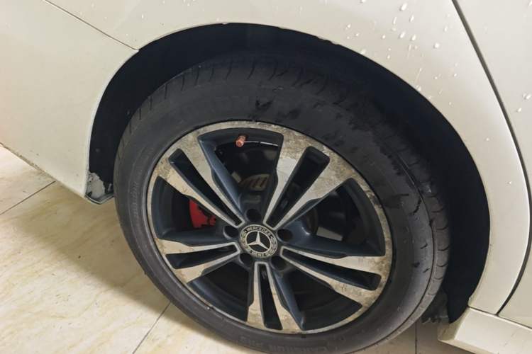 Used Mercedes-Benz C-Class 2017 Restyled C 200 Sport Edition Right Rear Wheel Hub