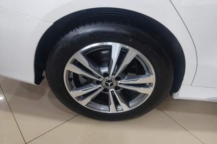Used Mercedes-Benz C-Class 2017 Facelift C 200 L Sport Edition Right Rear Wheel Hub