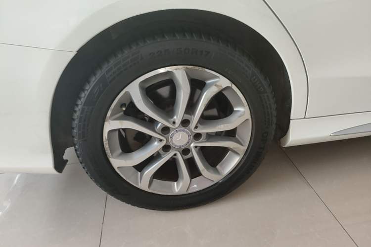Used Mercedes-Benz C-Class 2017 C 180 L Sport Edition Right Rear Wheel Hub