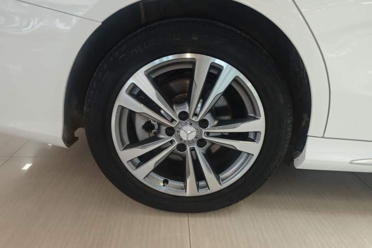 Used Mercedes-Benz C-Class 2017 Facelift C 200 L Sport Edition Right Rear Wheel Hub
