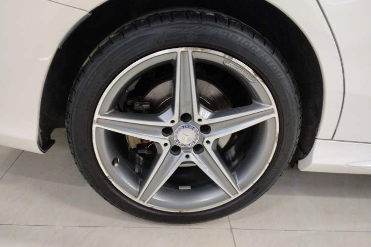 Used Mercedes-Benz C-Class 2017 C 200 station wagon Right Rear Wheel Hub