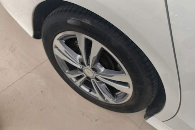Used Mercedes-Benz C-Class 2017 C 200 L Sport Edition Right Rear Wheel Hub