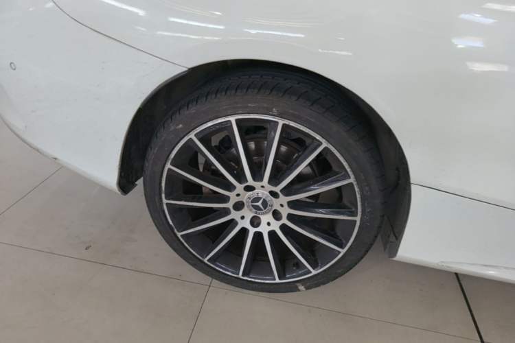 Used Mercedes-Benz C-Class 2017 C 200 4MATIC Coupe Right Rear Wheel Hub