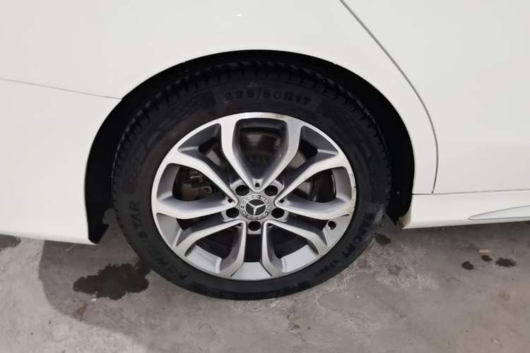 Used Mercedes-Benz C-Class 2017 Restyled C 180 L Fashion Edition Sport Version Right Rear Wheel Hub