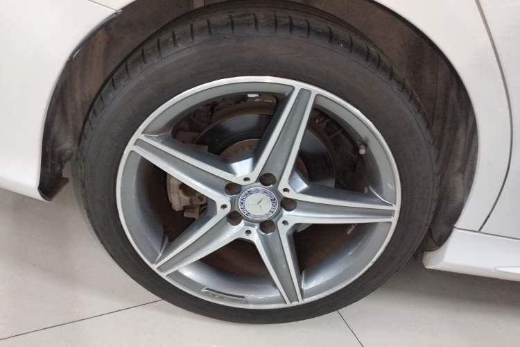Used Mercedes-Benz C-Class 2017 C 200 station wagon Right Rear Wheel Hub