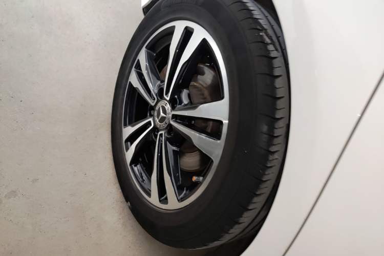 Used Mercedes-Benz C-Class 2017 Restyled C 200 Sport Edition Right Rear Wheel Hub