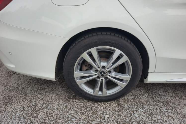 Used Mercedes-Benz C-Class 2017 Facelift C 200 L Sport Edition Right Rear Wheel Hub
