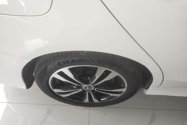 Used Mercedes-Benz C-Class 2017 Restyled C 200 Sport Edition Right Rear Wheel Hub