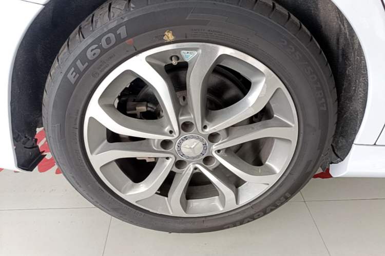 Used Mercedes-Benz C-Class 2017 C 180 L Sport Edition Right Rear Wheel Hub