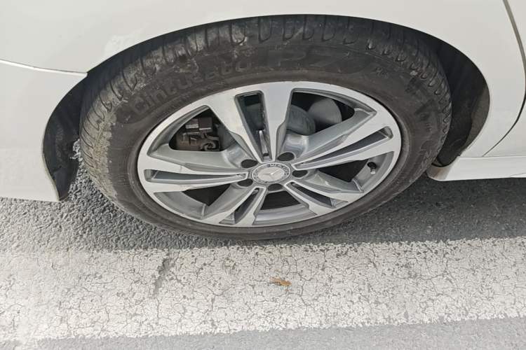 Used Mercedes-Benz C-Class 2017 C 200 L Sport Edition Right Rear Wheel Hub