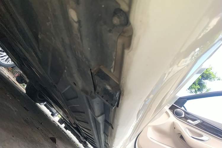 Used Mercedes-Benz C-Class 2017 C 180 L Right Side Sill