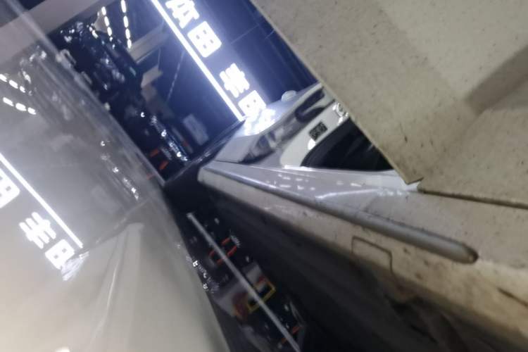 Used Mercedes-Benz C-Class 2017 Facelift C 200 L Sport Edition Right Side Sill