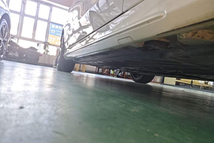 Used Mercedes-Benz C-Class 2017 Facelift C 300 Sport Edition Right Side Sill