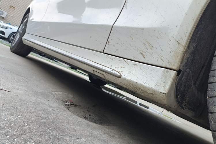 Used Mercedes-Benz C-Class 2017 Facelift C 200 L Sport Edition Right Side Sill