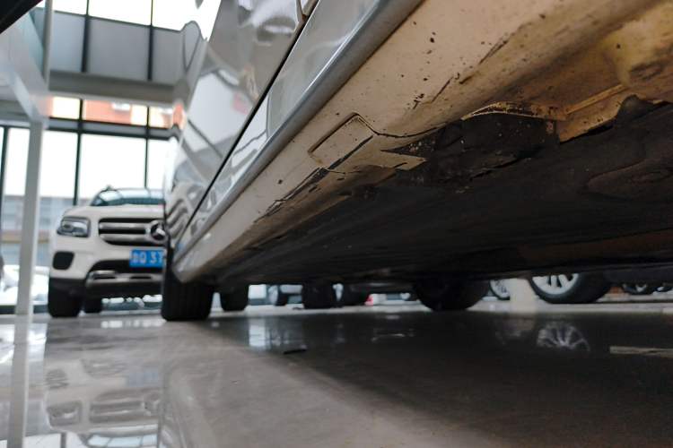 Used Mercedes-Benz C-Class 2017 C 200 L Sport Edition Right Side Sill