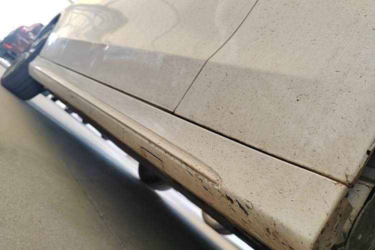 Used Mercedes-Benz C-Class 2017 Restyled C 200 Sport Edition Right Side Sill