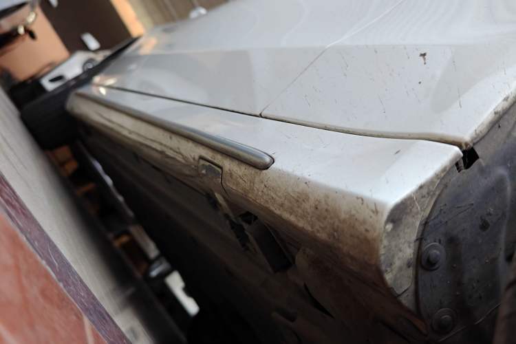 Used Mercedes-Benz C-Class 2017 Facelift C 200 L Sport Edition Right Side Sill