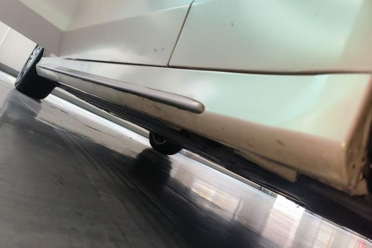 Used Mercedes-Benz C-Class 2017 Facelift C 200 L Sport Edition Right Side Sill