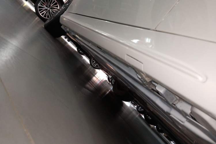 Used Mercedes-Benz C-Class 2017 Restyled C 200 Sport Edition Right Side Sill