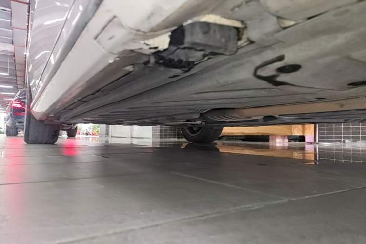 Used Mercedes-Benz C-Class 2017 C 200 L Sport Edition Right Side Sill