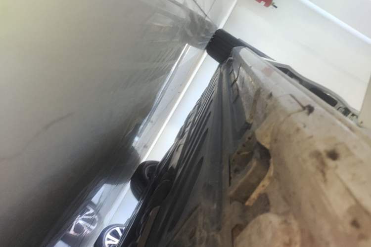 Used Mercedes-Benz C-Class 2017 Restyled C 200 Sport Edition Right Side Sill