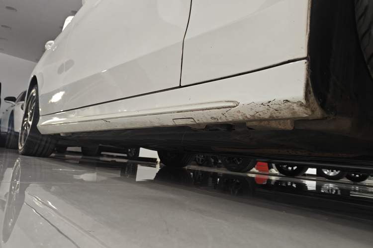 Used Mercedes-Benz C-Class 2017 C 200 Sport Edition Right Side Sill