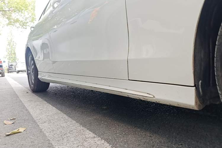 Used Mercedes-Benz C-Class 2017 C 200 L Sport Edition Right Side Sill