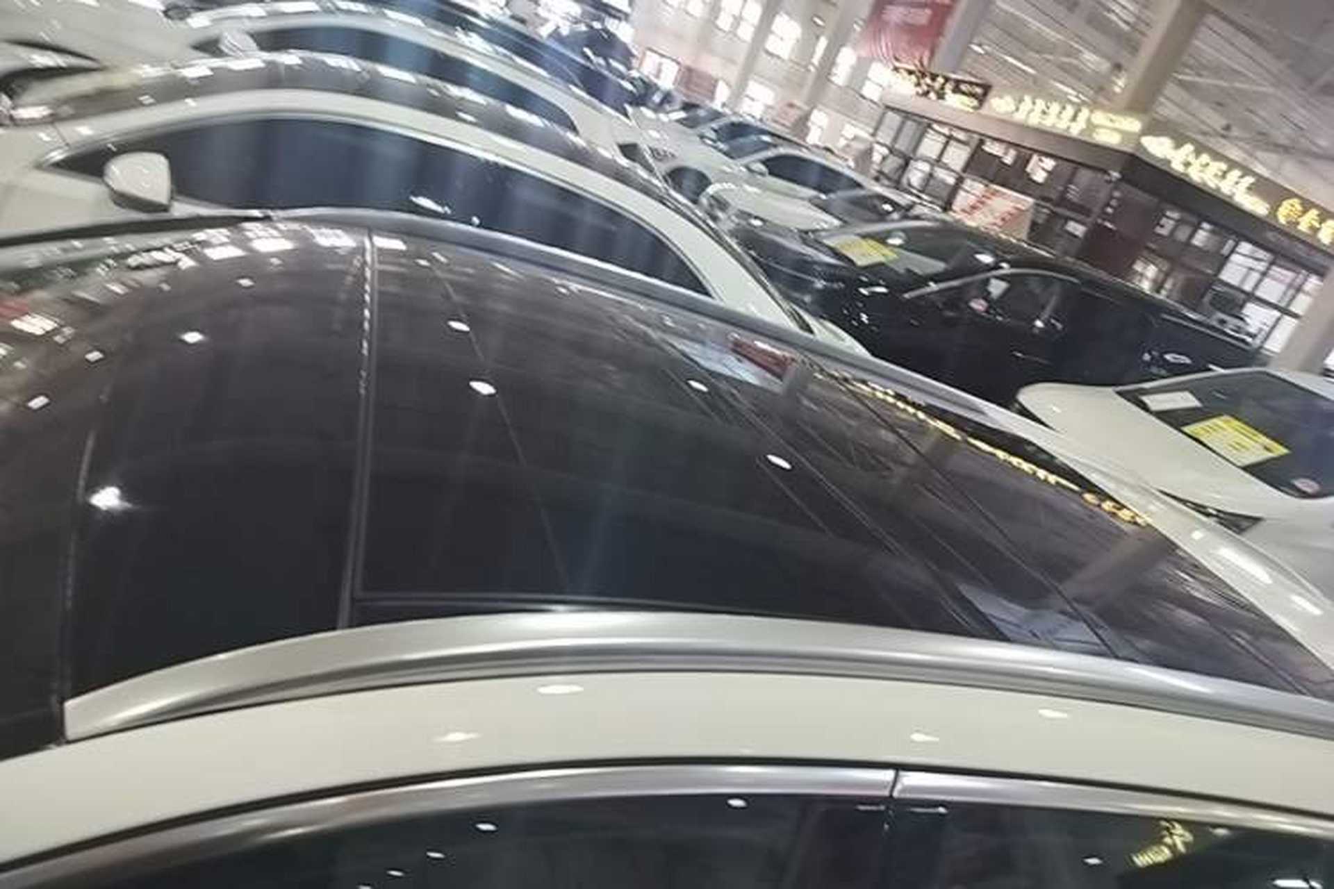Used Mercedes-Benz C-Class 2017 Facelift C 200 Station Wagon Roof