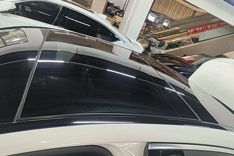 Used Mercedes-Benz C-Class 2017 Facelift C 200 L Sport Edition Roof