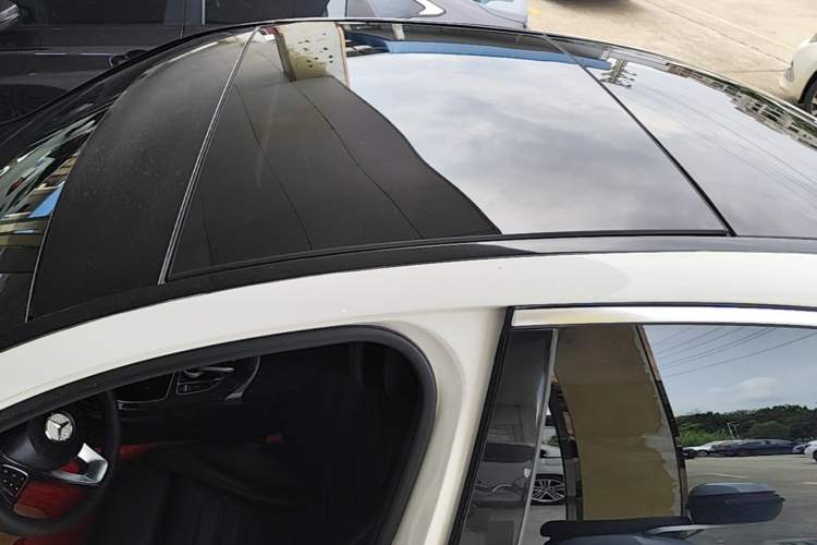 Used Mercedes-Benz C-Class 2017 Facelift C 200 L Roof