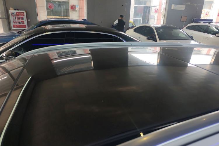Used Mercedes-Benz C-Class 2017 Facelift C 200 Station Wagon Roof