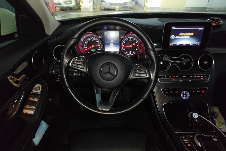 Used Mercedes-Benz C-Class 2017 Facelift C 200 L Sport Edition Steering Wheel
