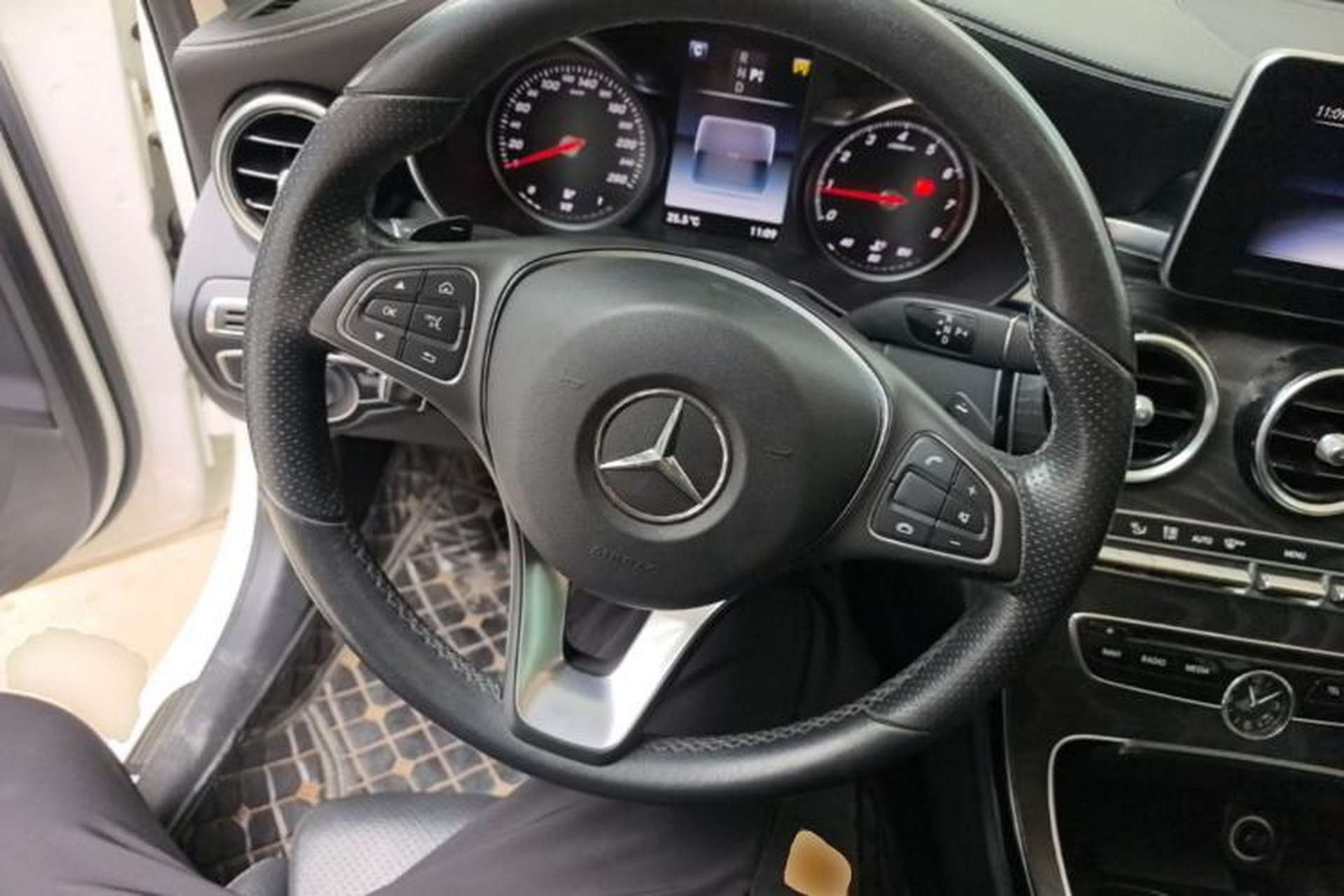 Used Mercedes-Benz C-Class 2017 Facelift C 200 L Sport Edition Steering Wheel