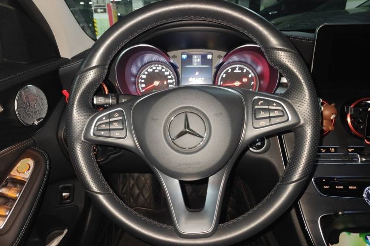Used Mercedes-Benz C-Class 2017 Facelift C 200 L 4MATIC Sport Edition Steering Wheel